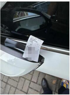 湖南津市：张贴车窗“小卡片”的人抓到了